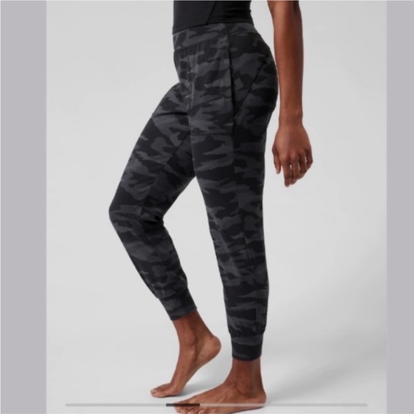 Athleta Pants - Athleta Salutation jogger small